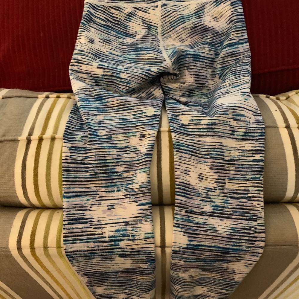 Fun spring lululemon leggings.